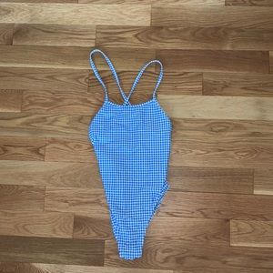 Jolyn tie back onesie-size 28!
